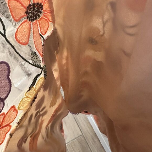 GLORY CONNECTION FLORAL APPLIQUE 3D DRESS MEDIUM - Picture 9 of 9